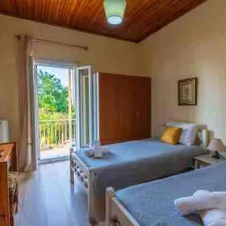 Kiki's Beautiful House On Famous Village Pentati