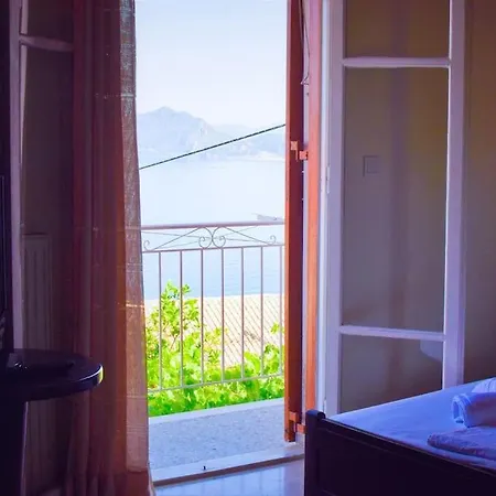 Kiki's Beautiful House On Famous Village 度假居 Pentátion