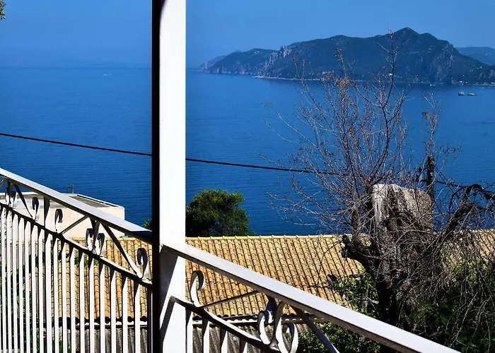 Kiki's Beautiful House On Famous Village 度假居
