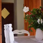 بيت للعطل Kiki's Beautiful House On Famous Village Pentátion